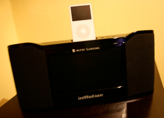 Illustration for article titled iPod Dock Bracket FINALE, Altec Lansing IMV712 vs. Griffin Amplifi